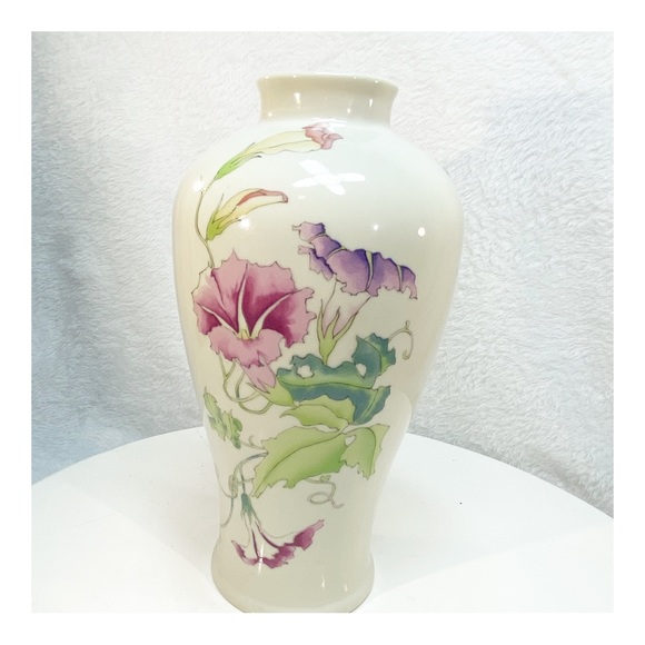 Japan Toyo Morning Glory 8.5” Pink Purple Green Vase Designed by Magie - Picture 7 of 15